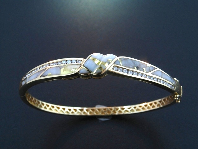 14KY Glacier Gold & Diamond Bangle