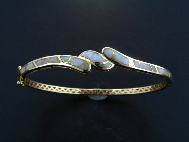 14KY Glacier Gold & Diamond Bangle