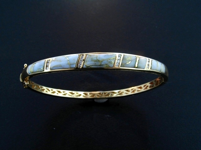 14KY Glacier Gold & Diamond Bangle